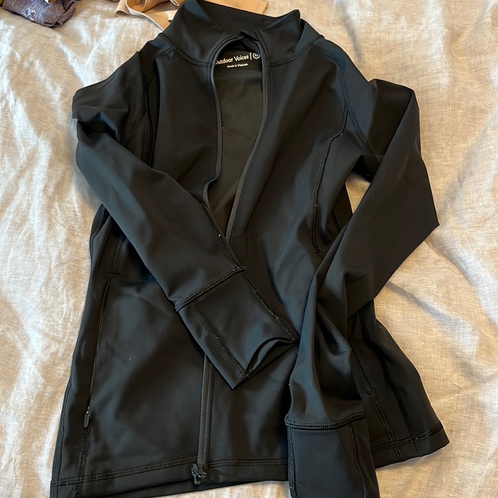 Outdoor voices zip up